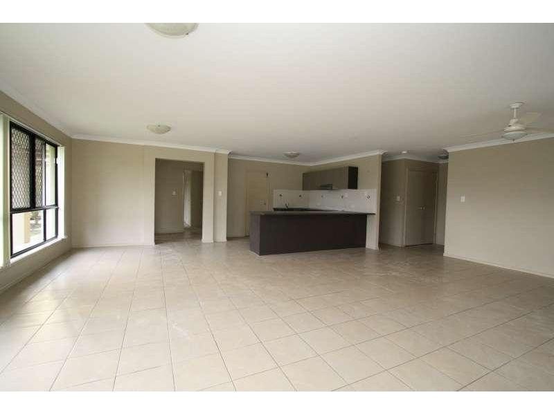 28 Habitat Drive, Redland Bay QLD 4165