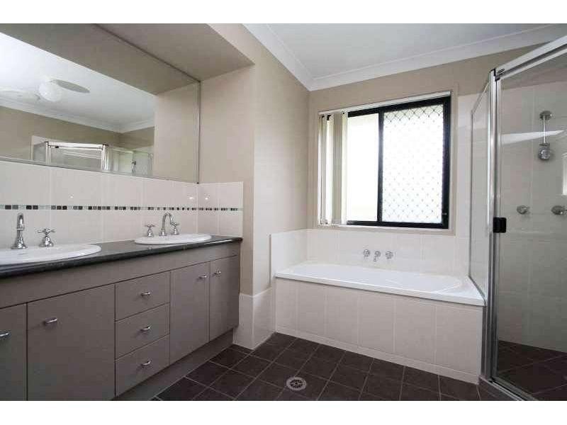 28 Habitat Drive, Redland Bay QLD 4165