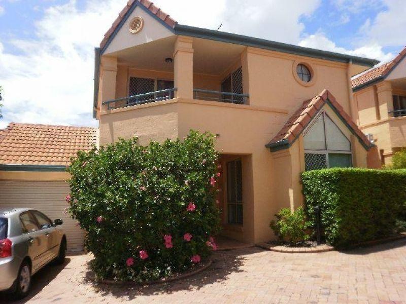 2/9 Mons Road, Carina Heights QLD 4152