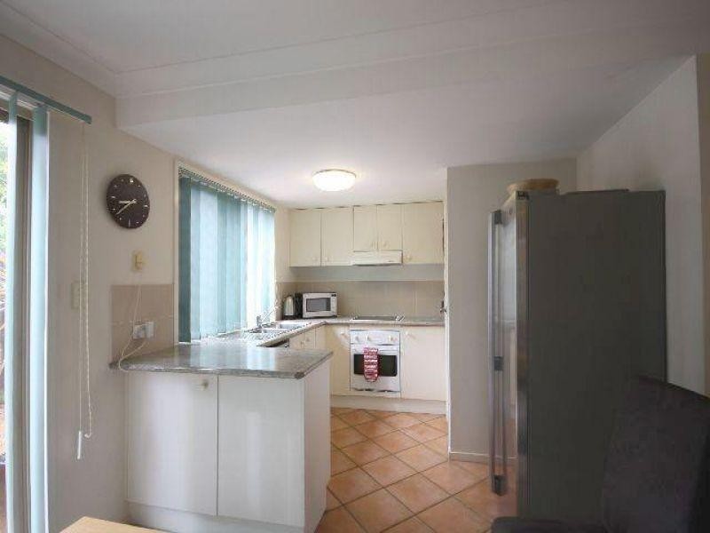 2/9 Mons Road, Carina Heights QLD 4152