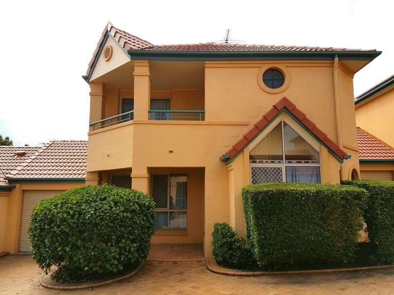 2/9 Mons Road, Carina Heights QLD 4152