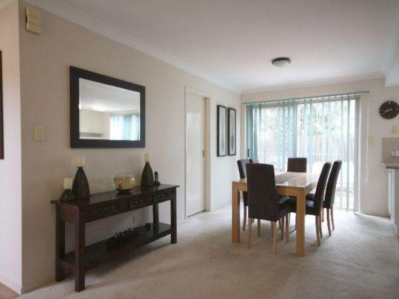 2/9 Mons Road, Carina Heights QLD 4152