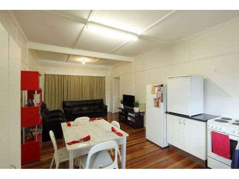 2/8 Arrowsmith Street, Camp Hill QLD 4152