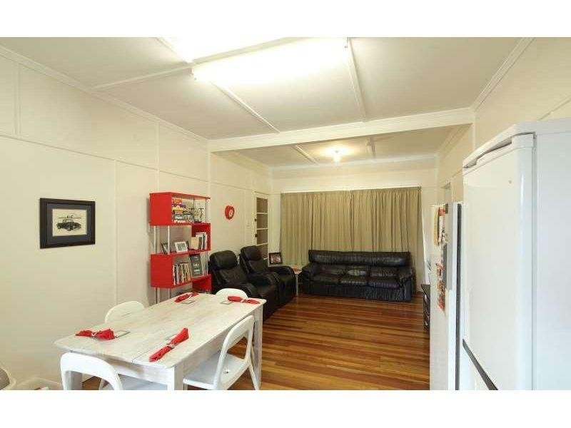 2/8 Arrowsmith Street, Camp Hill QLD 4152