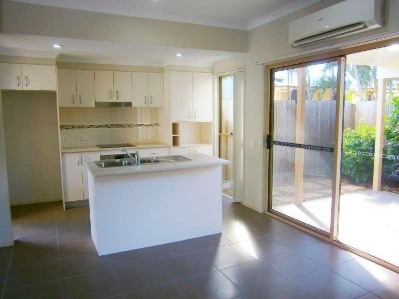 2/24 Dansie Street, Greenslopes QLD 4120