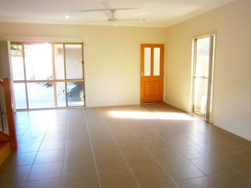 2/24 Dansie Street, Greenslopes QLD 4120