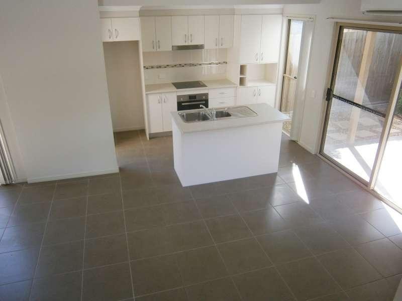 2/24 Dansie Street, Greenslopes QLD 4120