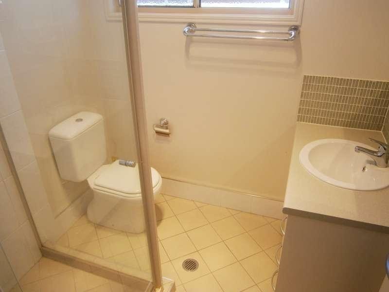 2/24 Dansie Street, Greenslopes QLD 4120