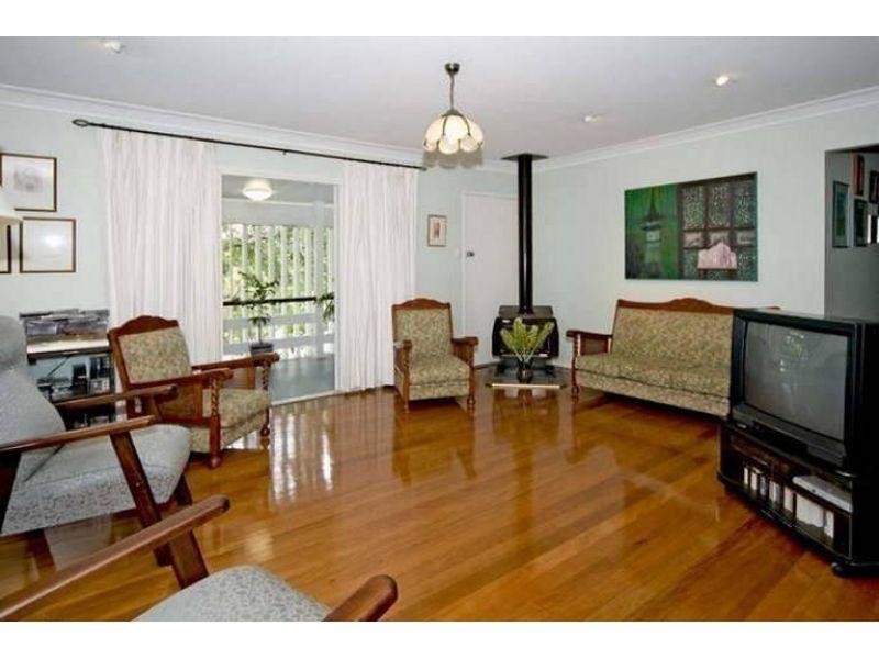 32 Long Street, Camp Hill QLD 4152