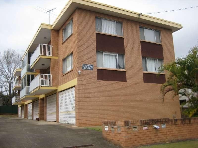 2/14 Crown Street, Holland Park West QLD 4121