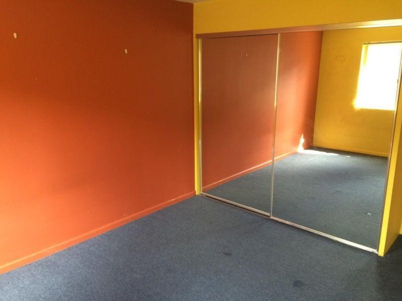 2/14 Crown Street, Holland Park West QLD 4121