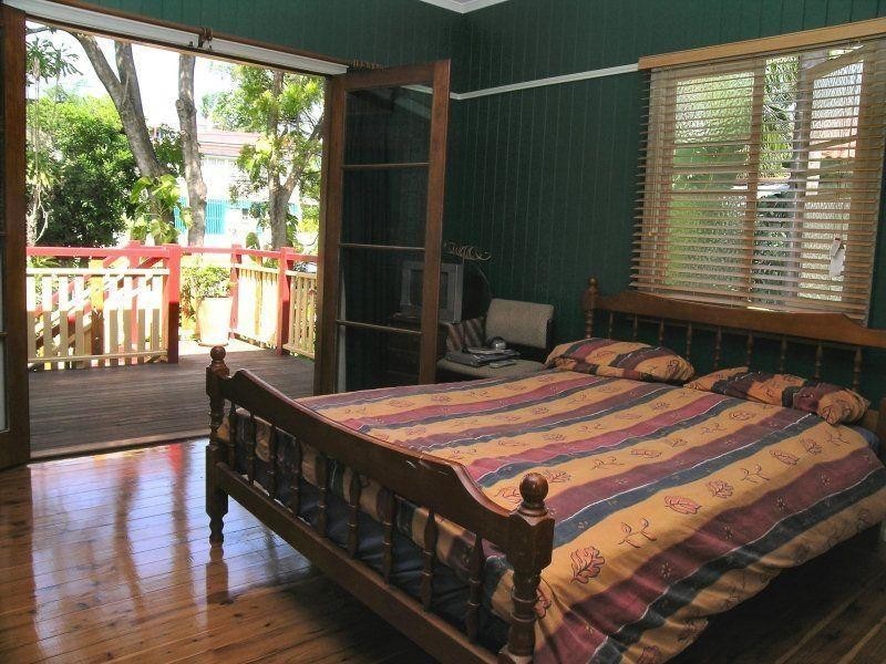 63 Ashton Street, Camp Hill QLD 4152