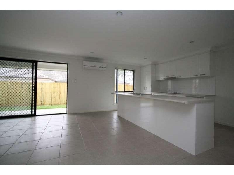 5 Prestige Drive, Marsden QLD 4132