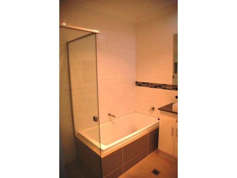 1/53 Raby Road, Coorparoo QLD 4151