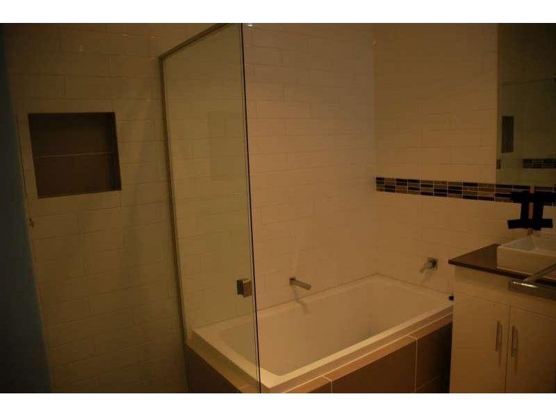 1/53 Raby Road, Coorparoo QLD 4151