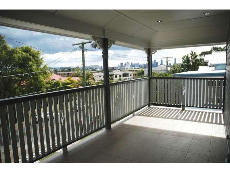 2/53 Raby Road, Coorparoo QLD 4151