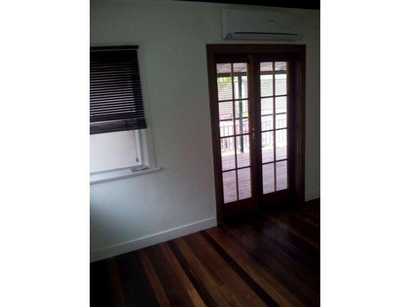 52 Greens Road, Coorparoo QLD 4151