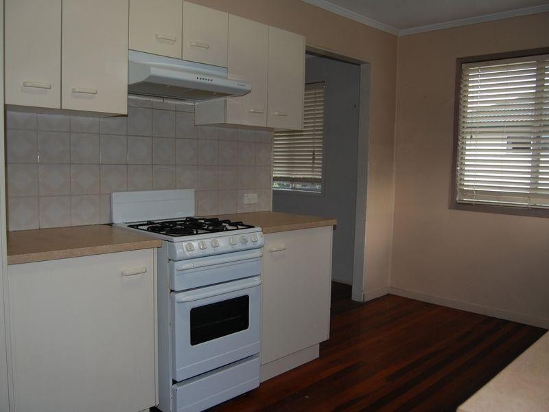 14 Skyline Drive, Kingston QLD 4114