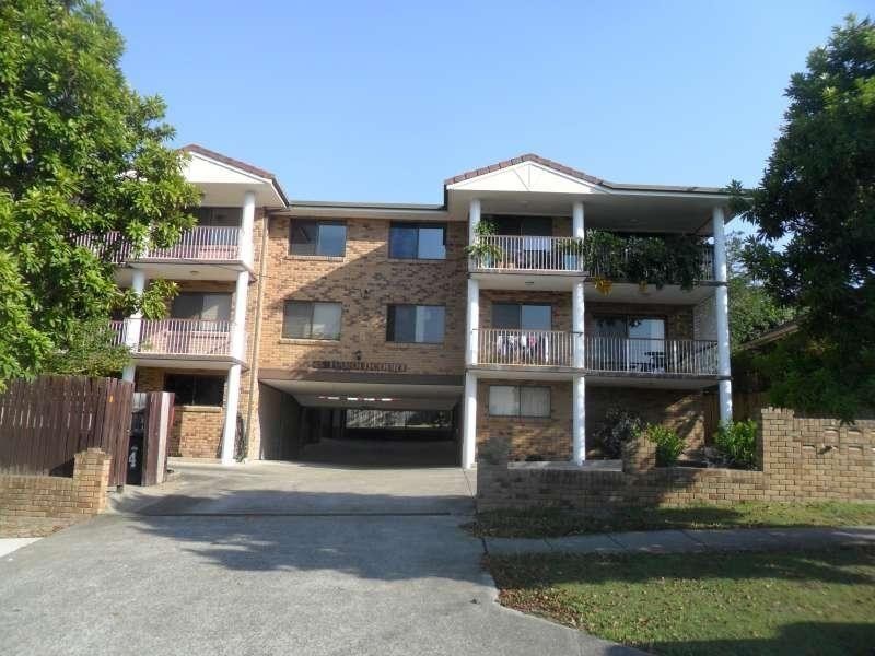 2/45 Harold Street, Holland Park QLD 4121