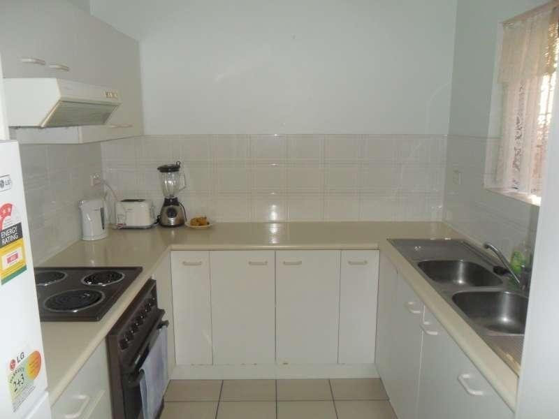 2/45 Harold Street, Holland Park QLD 4121