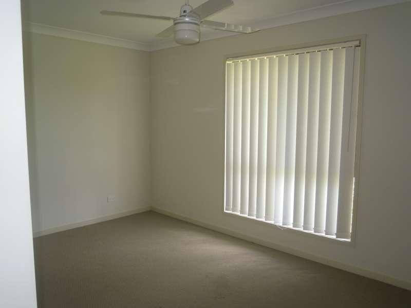 2 Sandpiper Circuit, Eagleby QLD 4207