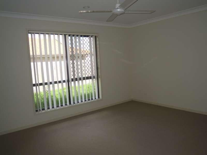 2 Sandpiper Circuit, Eagleby QLD 4207