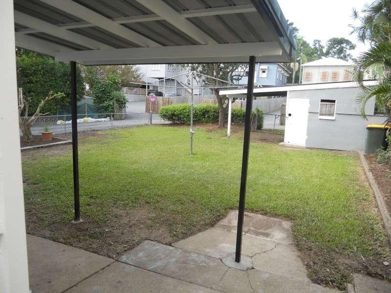 32 Drummond Street, Greenslopes QLD 4120