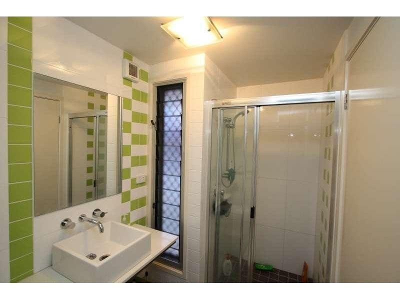 25a Hipwood Street, Norman Park QLD 4170