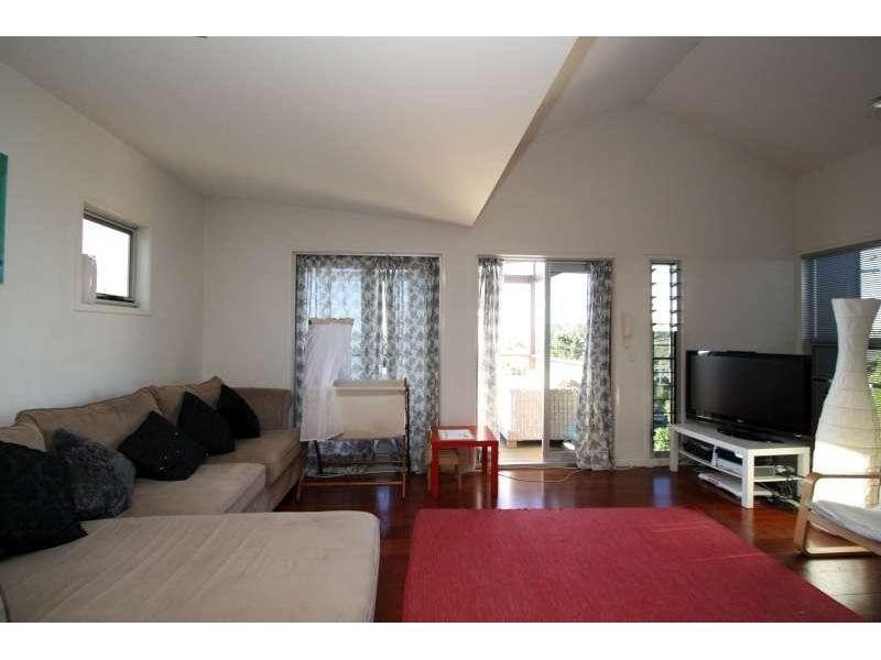 25a Hipwood Street, Norman Park QLD 4170