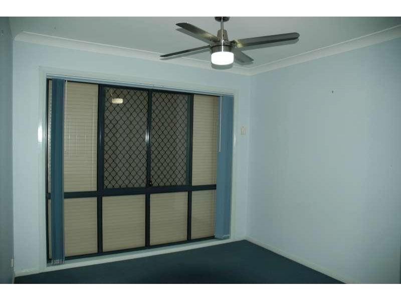 4 Apsley Crescent, Parkinson QLD 4115