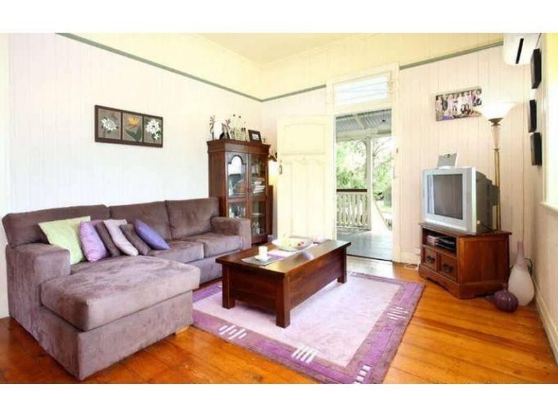 97 Macrossan Avenue, Norman Park QLD 4170