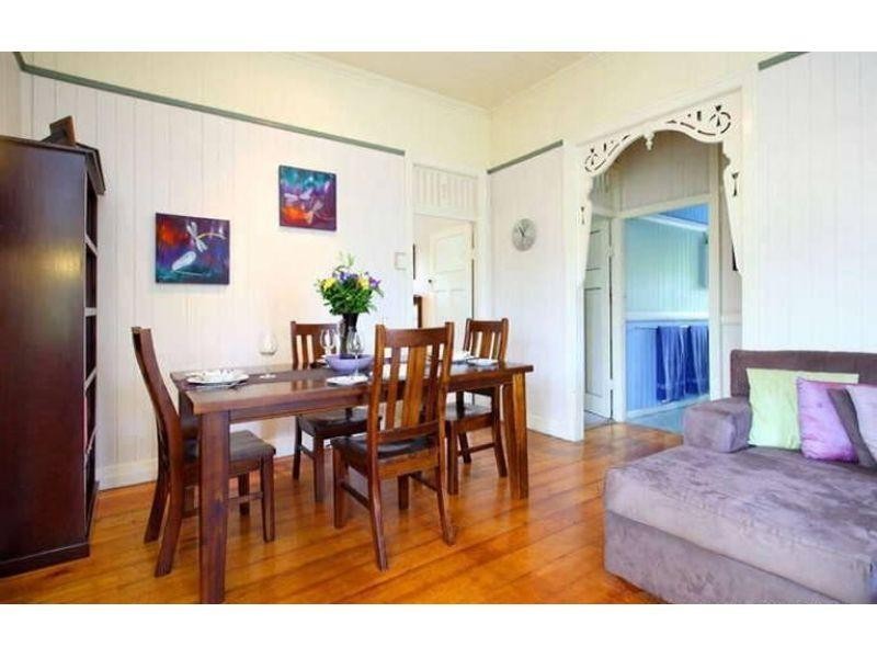 97 Macrossan Avenue, Norman Park QLD 4170