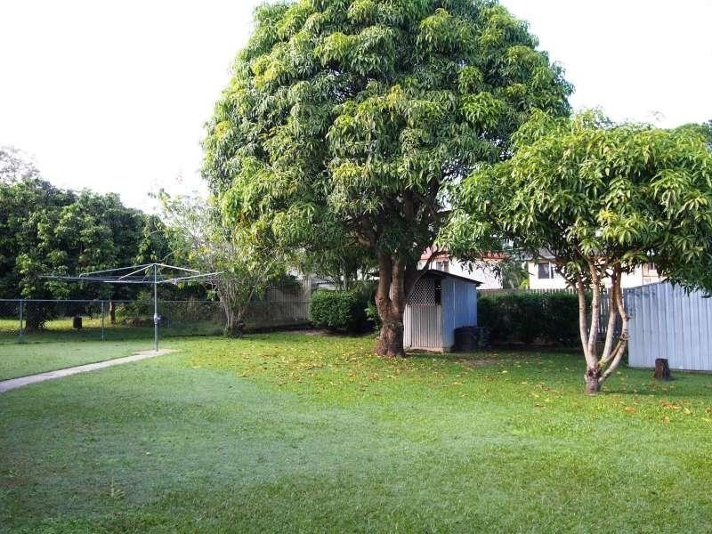 11 Pine Drive, Woodridge QLD 4114