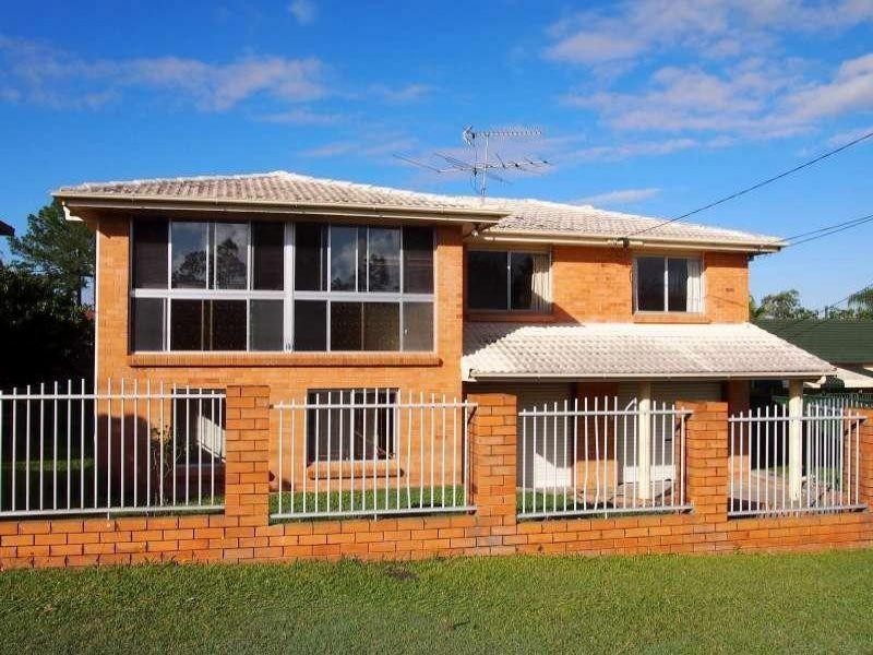 11 Pine Drive, Woodridge QLD 4114