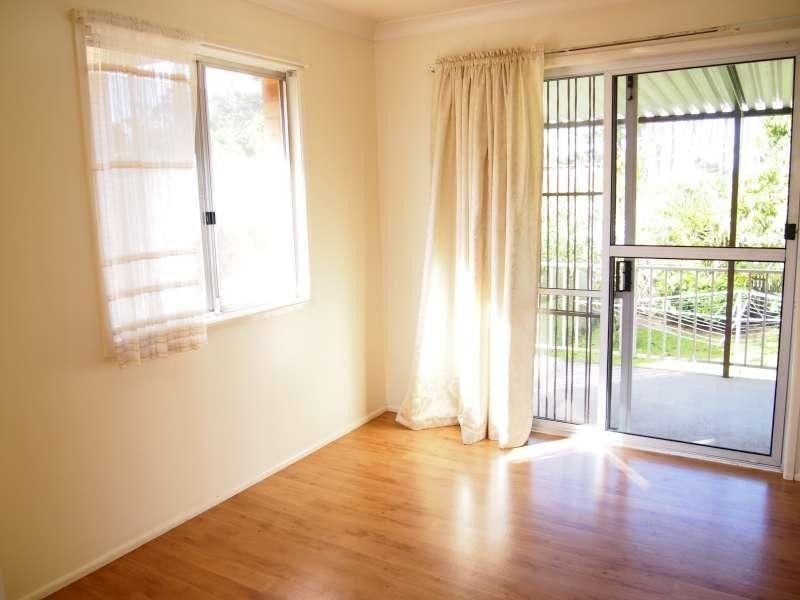 11 Pine Drive, Woodridge QLD 4114