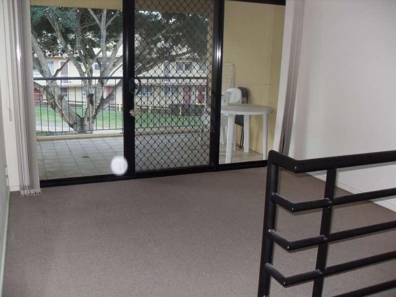 2/10 Lambton Street, Annerley QLD 4103