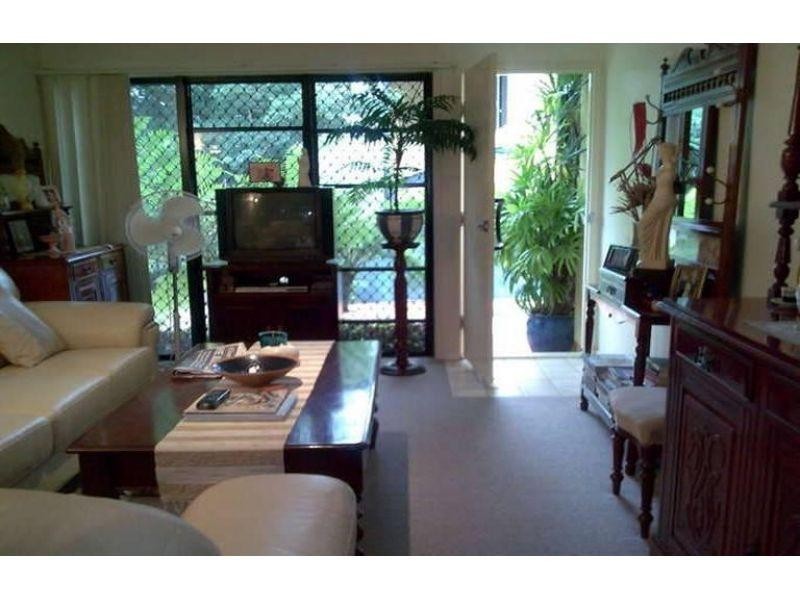 2/10 Lambton Street, Annerley QLD 4103