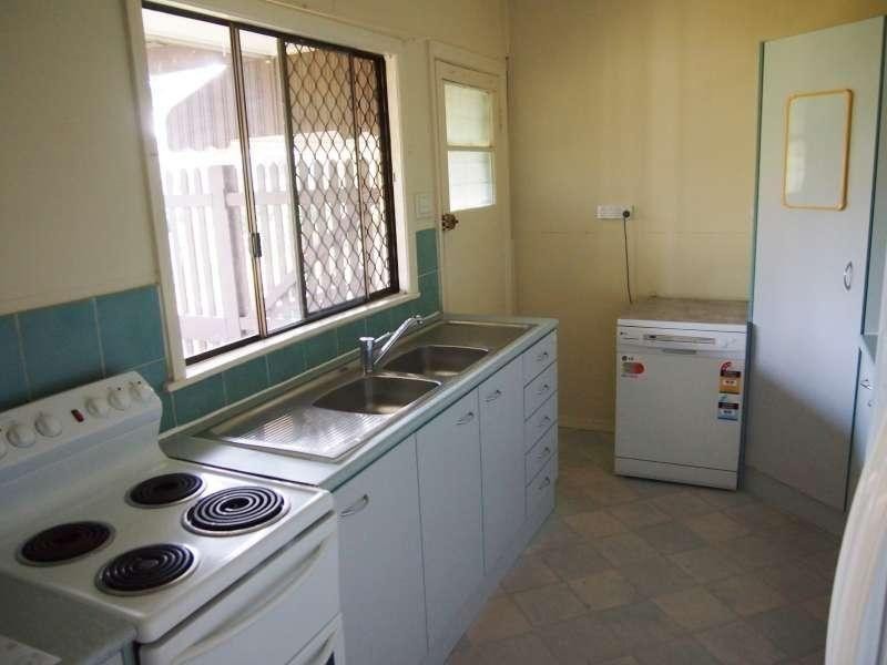 141 Stanley Road, Camp Hill QLD 4152