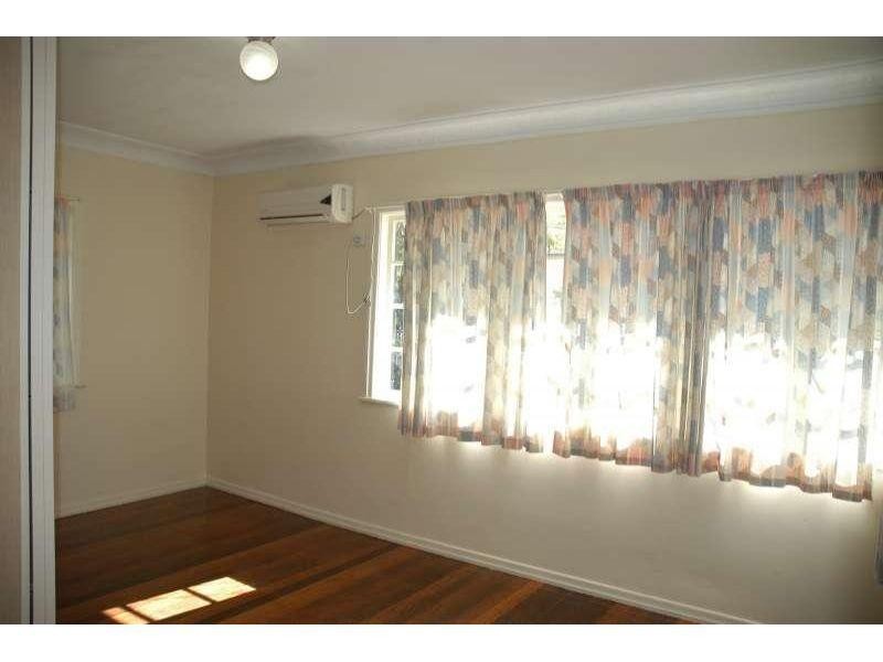 141 Stanley Road, Camp Hill QLD 4152