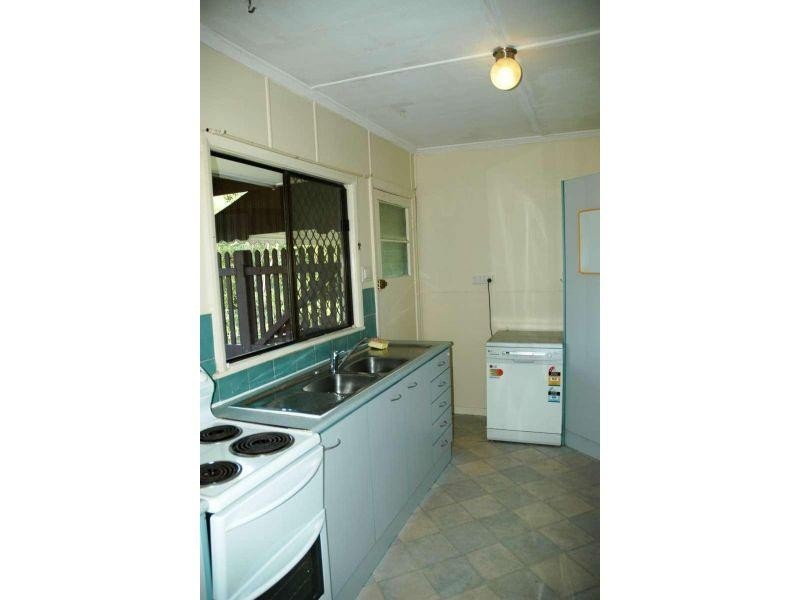 141 Stanley Road, Camp Hill QLD 4152