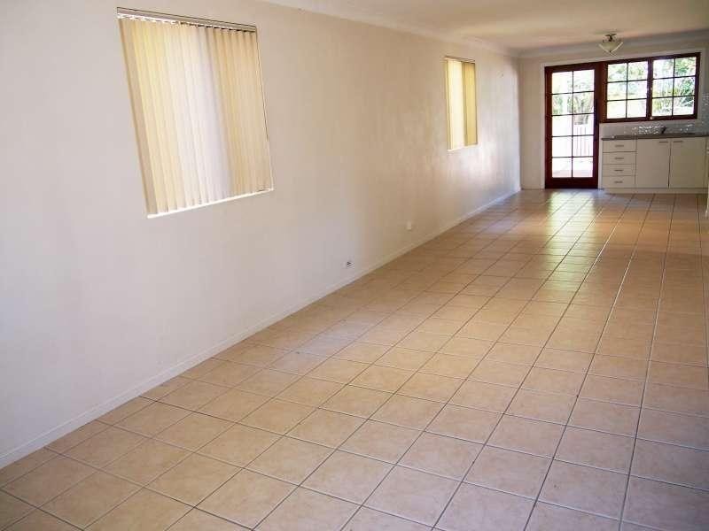 2/50 Merton Road, Woolloongabba QLD 4102