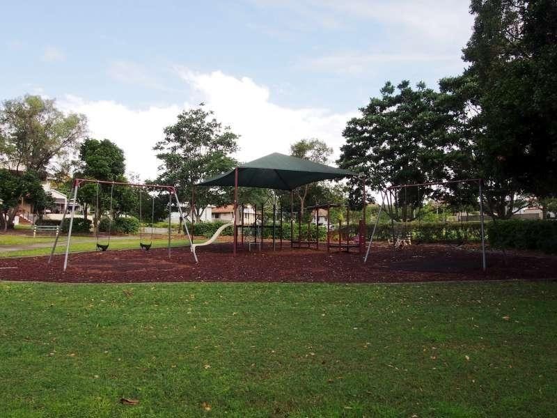 36 Orwell Street, Camp Hill QLD 4152