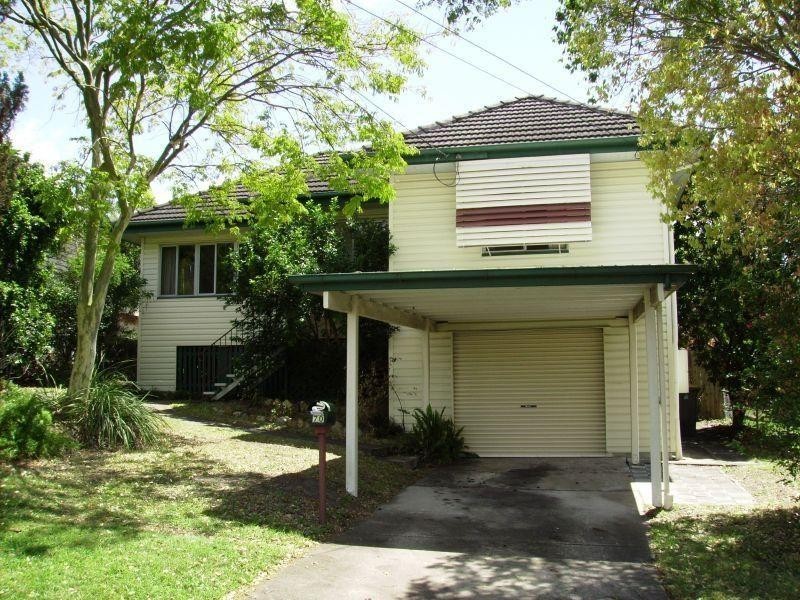 70 Sydney Avenue, Camp Hill QLD 4152