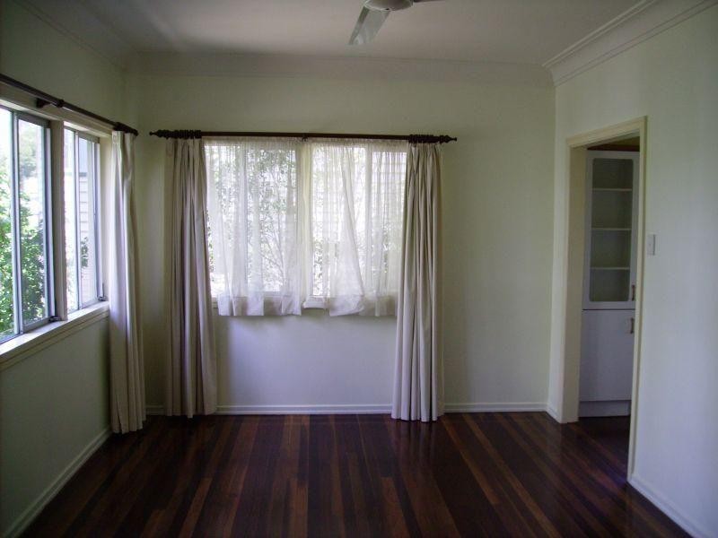 70 Sydney Avenue, Camp Hill QLD 4152