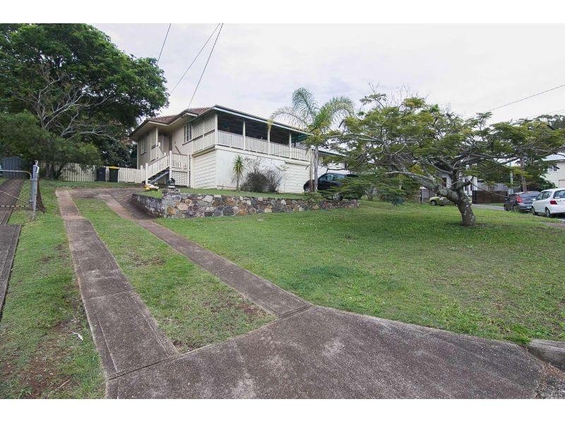 10 Diamond Street, Holland Park QLD 4121