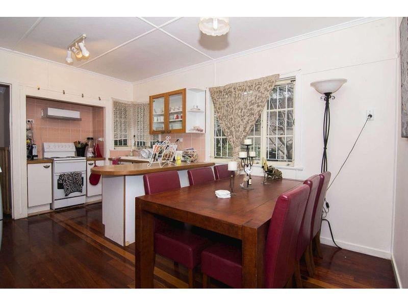 10 Diamond Street, Holland Park QLD 4121