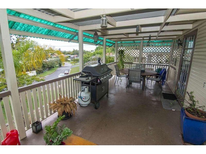 10 Diamond Street, Holland Park QLD 4121
