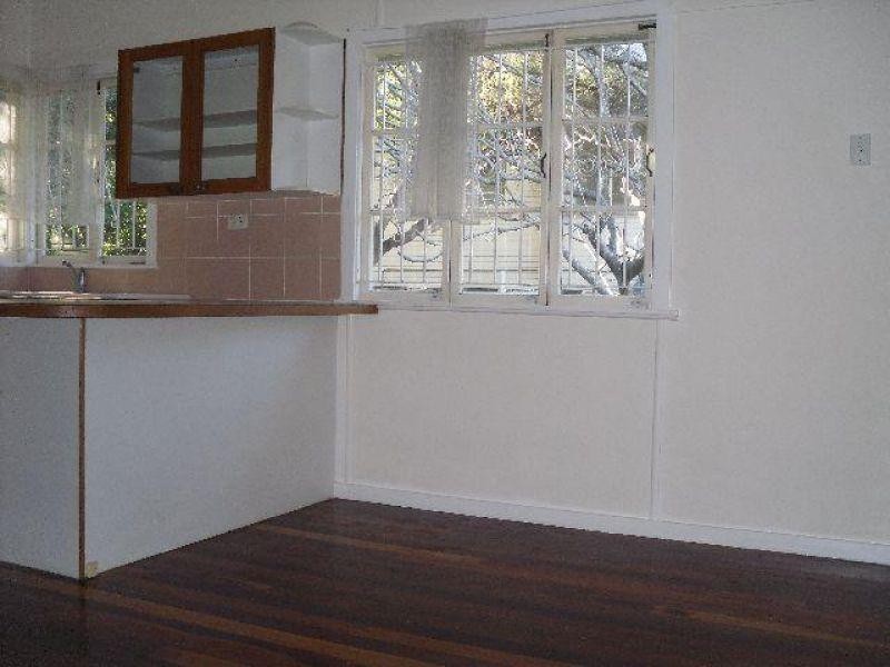 10 Diamond Street, Holland Park QLD 4121