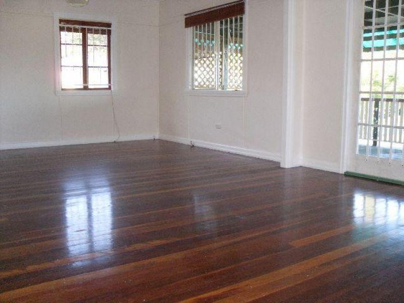 10 Diamond Street, Holland Park QLD 4121