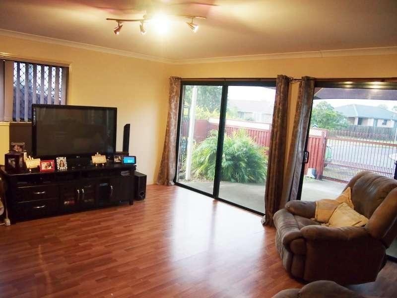 8 Brooke Street, Crestmead QLD 4132